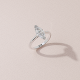 Alliance solitaire marquise - or blanc
