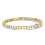 Bracelet tennis Suzie en or jaune 18 carats sur fond blanc