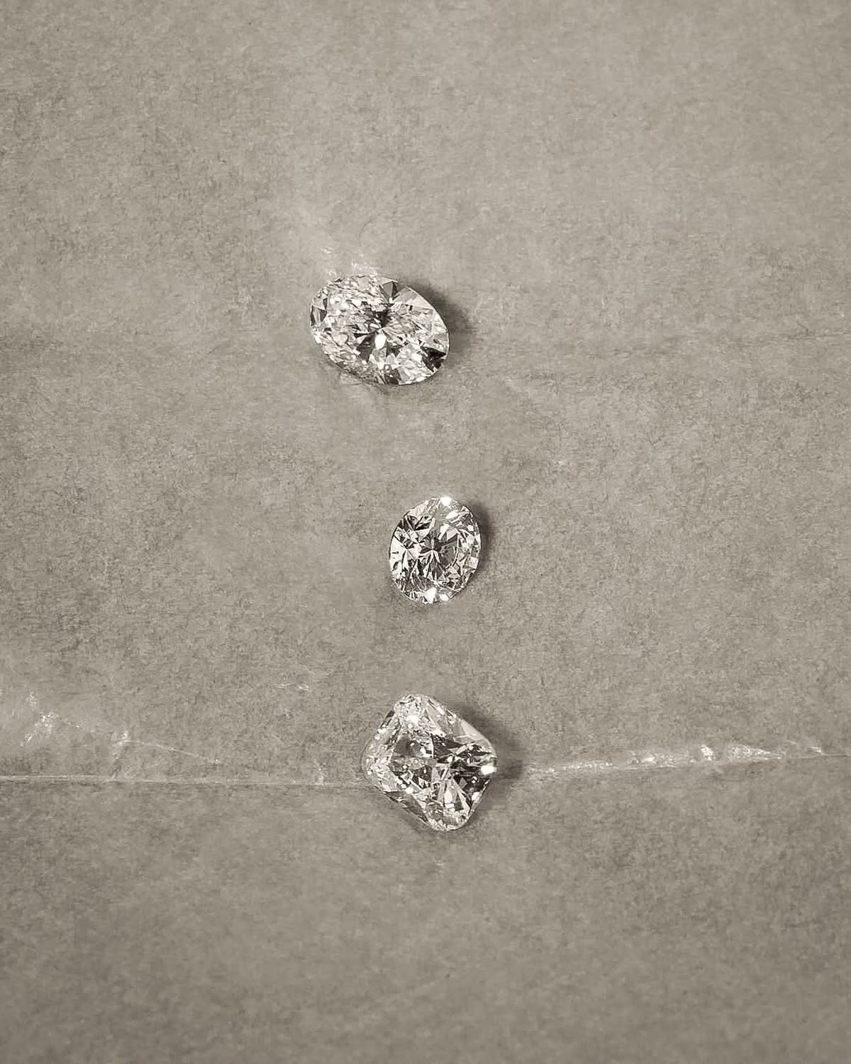 Trois diamants de laboratoire